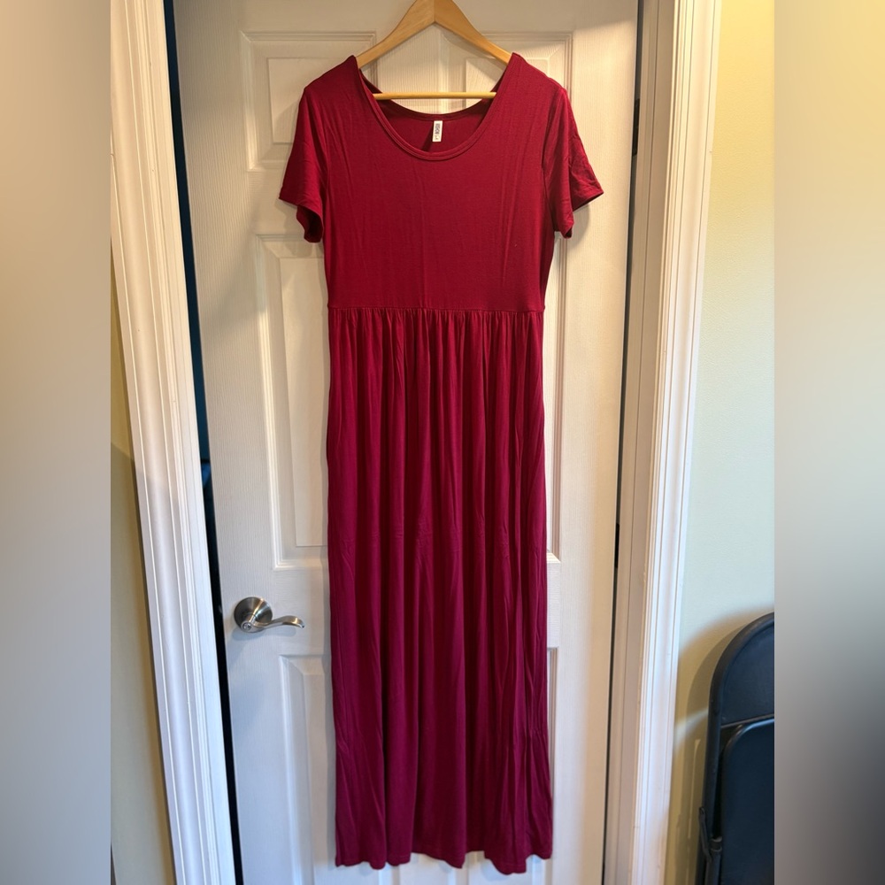 Elegant Red Maxi Dress